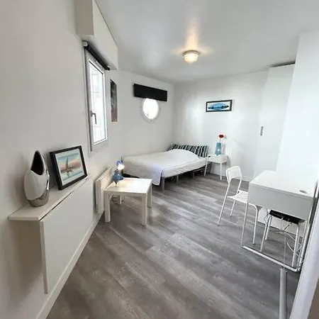 La Casa Copernic - Functional Studio Apartament
